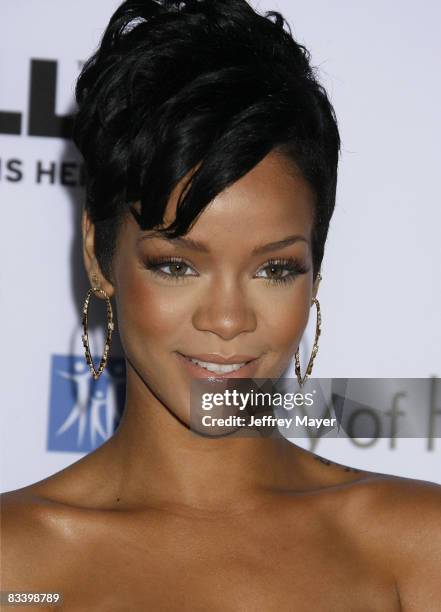 Rihanna arrives on the Red Carpet of the 2008 Spirit Of Life Award Dinner on October 15, 2008 in Santa Monica, California.