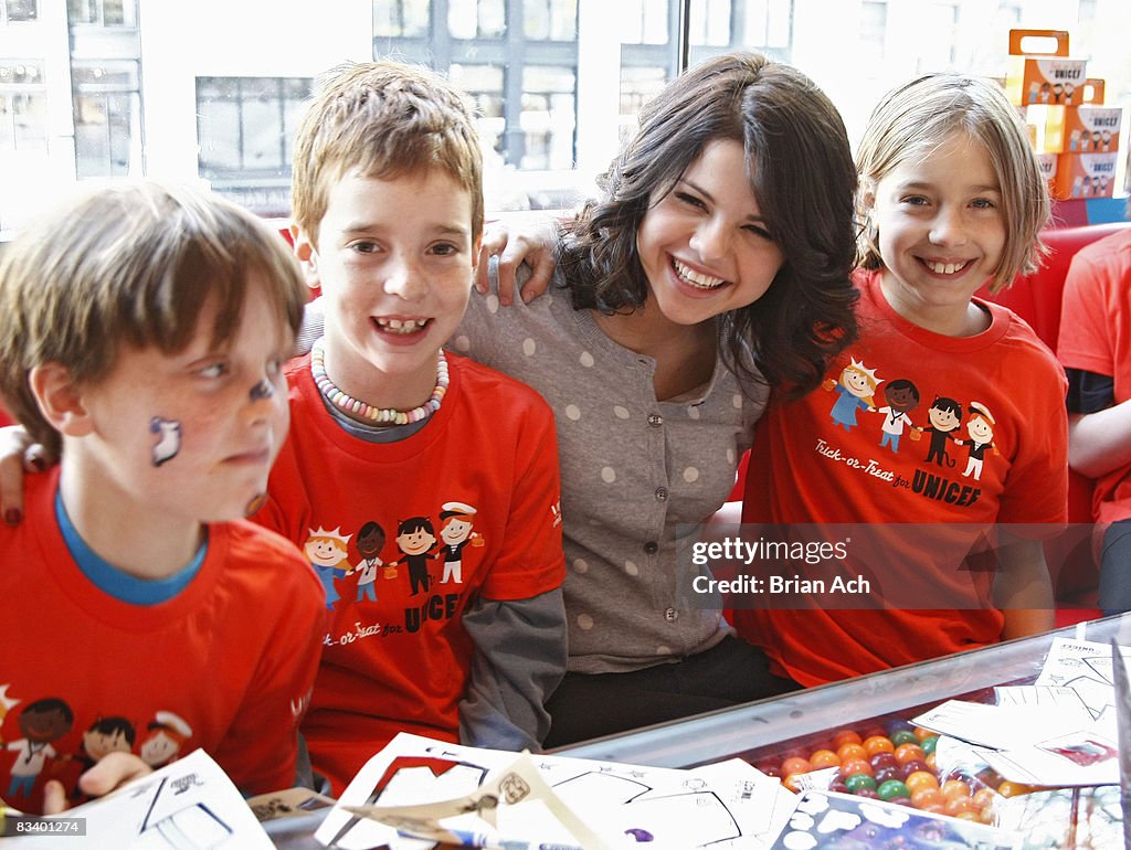 Selena Gomez Launches 2008 Trick-or-Treat For Unicef Campaign