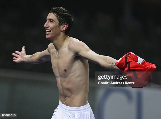 Angel Di Maria of Benfica celebrates the first goal during the UEFA Cup match between Hertha BSC Berlin and Benfica Lisbon of group B at the Olympic...