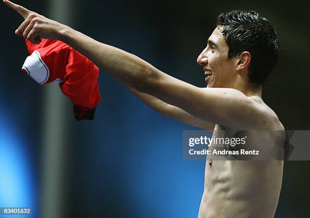 Angel Di Maria of Benfica celebrates the first goal during the UEFA Cup match between Hertha BSC Berlin and Benfica Lisbon of group B at the Olympic...