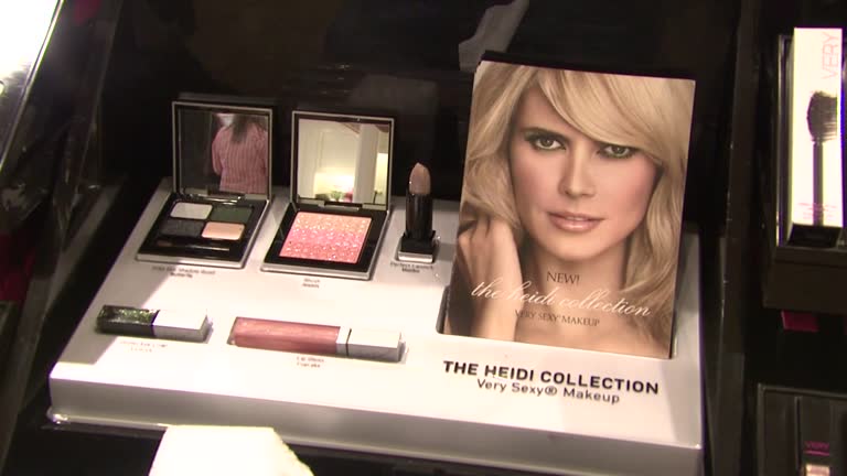 Heide Collection 53 Heidi Klum Celebrates Stock Videos, Footage, & 4K Video Clips ...