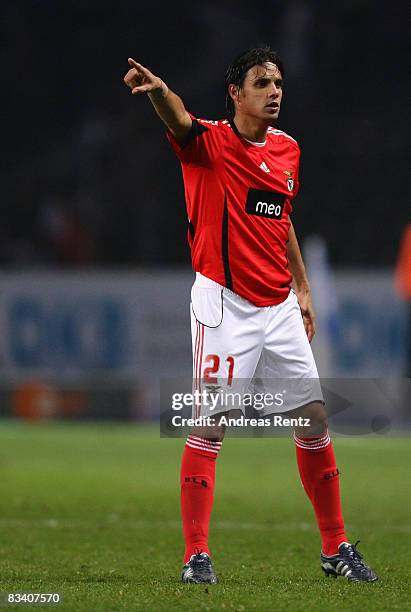 Nuno Gomes of Benfica gives instructions during the UEFA Cup match between Hertha BSC Berlin and Benfica Lisbon of group B at the Olympic stadium on...