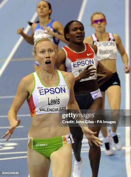 Australia's Tamsyn Lewis appears shocked as she beats Maria Mutola into third place with Great Britain's Jenny Meadows behind in the Finals of the...