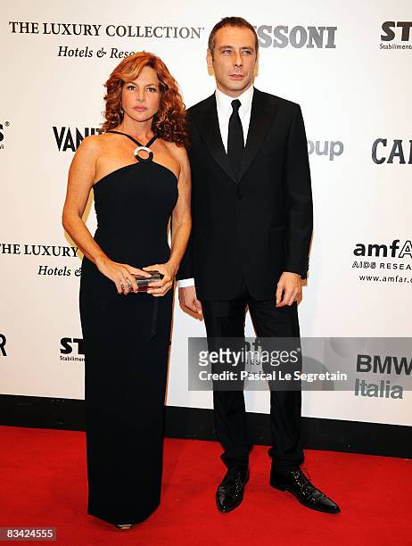 Giuliana De Sio and guest arrive at amfAR's second annual Cinema Against AIDS Rome at the Galleria Borghese on October 24, 2008 in Rome, Italy.