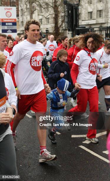 James Cracknell, Beverley Turner and Croyde run the London Sainsburys Sport Relief Mile on Victoria Embankment, London.