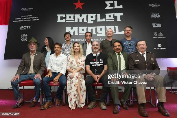 Carolina Amador, Gustavo Sanchez Parra, Roberto Sosa, Ari Brickman, Moises Arizmendi, Hugo Stiglitz, Eugenio Derbez, Barbara Mori, Sebastian del Amo,...