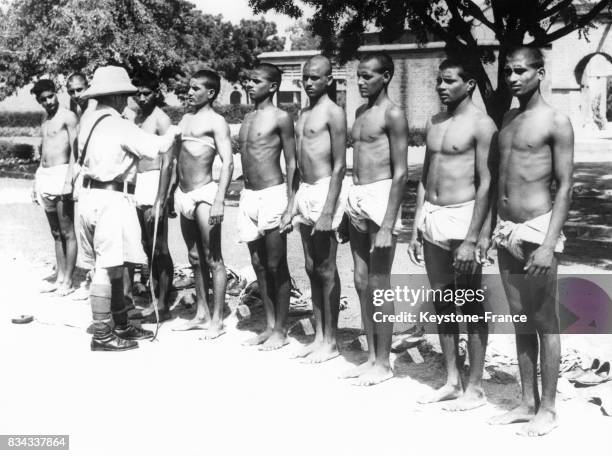 Contingent de recrues musclés et sportifs pour l'armée en Inde.