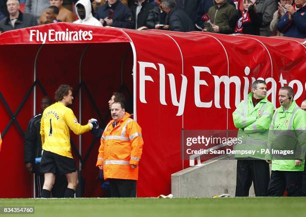 Arsenal goalkeeper Jens Lehmann leaves the field