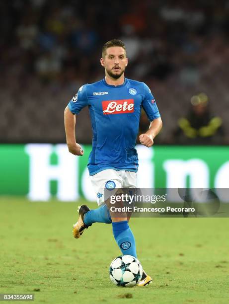 Dries Mertens of SSC Napoli in action during the UEFA Champions League Qualifying Play-Offs Round First Leg match between SSC Napoli and OGC Nice at...