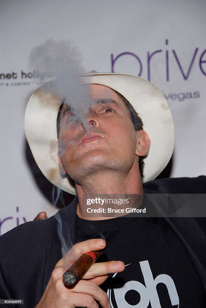 Charlie Sheen Hosts an Evening at Prive Nightclub