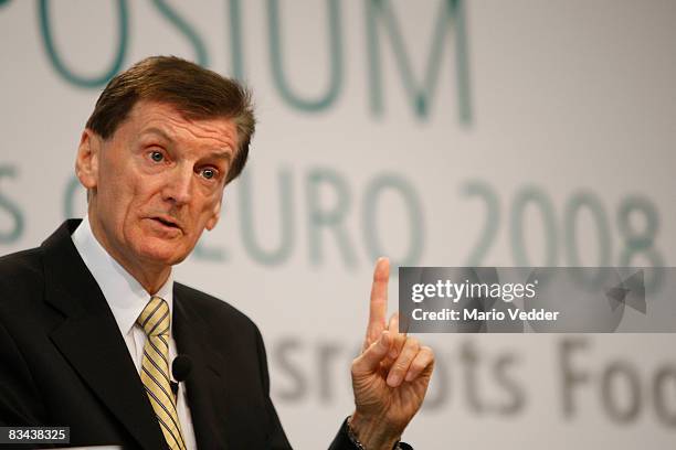 Andy Roxburgh Photos and Premium High Res Pictures - Getty Images