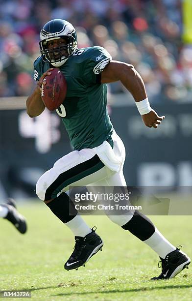 Quarterback Donovan McNabb of the Philadelphia Eagles prepares to throw against the Atlanta Falcons on October 26, 2008 at Lincoln Financial Field in...