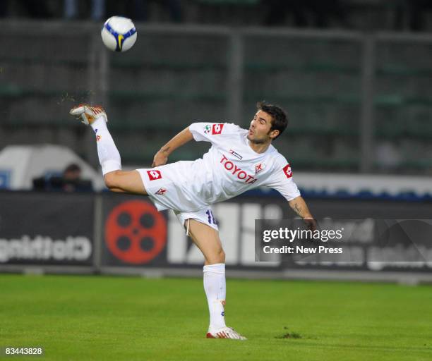 Adrian Mutu of Fiorentina in action during the Serie A match between Palermo and Fiorentina at the Stadio Barbera on October 26, 2008 in Palermo,...