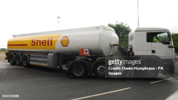 Shell Tea Tanker 47 Tanker Drivers Begin Four Day Strike Stock Photos, High-Res Pictures ...
