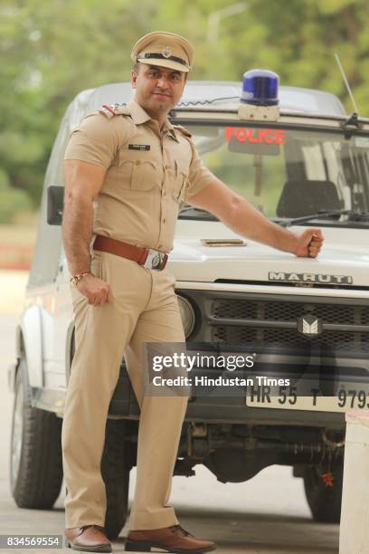 Sub Inspector Rajender Si 1,524 37 Inch Stock Photos, High-Res Pictures, and Images - Getty Images