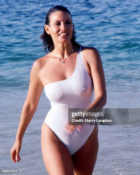 Actress Raquel Welch poses for a portrait session on June 1, 1980 in Cabo San Lucas. Mexico