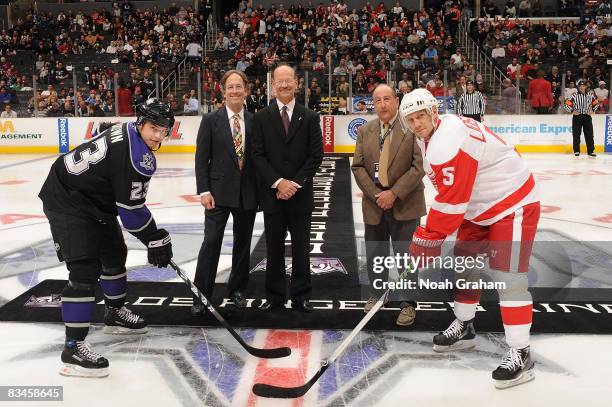 Nicklas Lidstrom of the Detroit Red Wings and Dustin Brown, Dr. Michael Mellman, Dr. Ronald Kvitne, and Dr. Howard Lazerson of the Los Angeles Kings...
