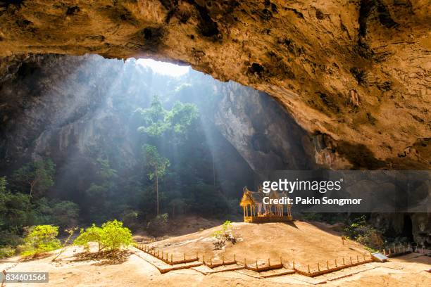 royal pavilion in the phraya nakhon cave, prachuap khiri khan province, thailand - hua hin thailand stock-fotos und bilder