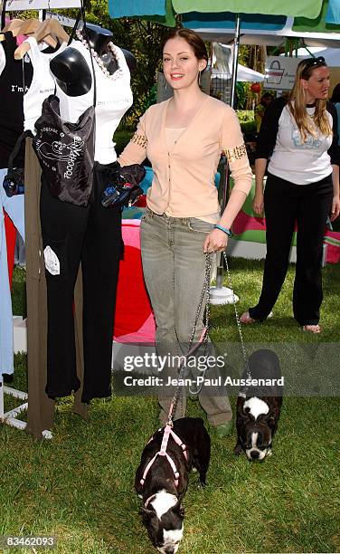 Rose McGowan and her dogs at Poohpants