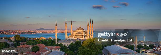 sultan ahmet mosque (blue mosque) - mezquita azul fotografías e imágenes de stock