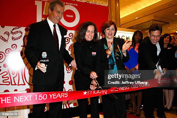 Chairman & Ceo of Macy's Inc. Terry Lundgren, Herald Square Macy's Manager Patti Lee and City Council Speaker Christine Quinn attend the unveiling of...