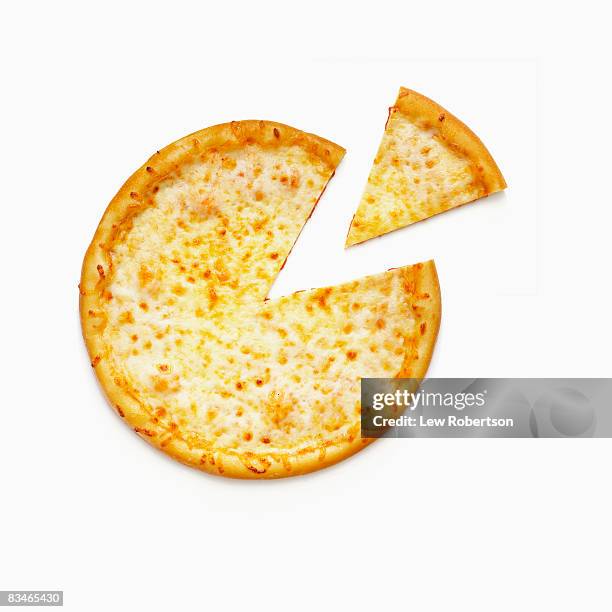 whole cheese pizza with slice - margarita stock-fotos und bilder