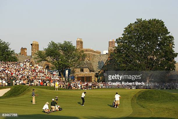 Open. Geoff Ogilvy in action, chip on No 18 during Sunday play at Winged Foot GC. Scenic view of clubhouse. Mamaroneck, NY 6/18/2006 CREDIT: Robert...