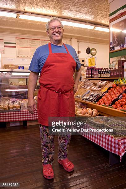 portrait of owner of food store - manchester vermont stockfoto's en -beelden