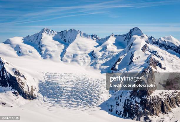 aletsch gletsjer details - eiger mönch jungfrau stockfoto's en -beelden