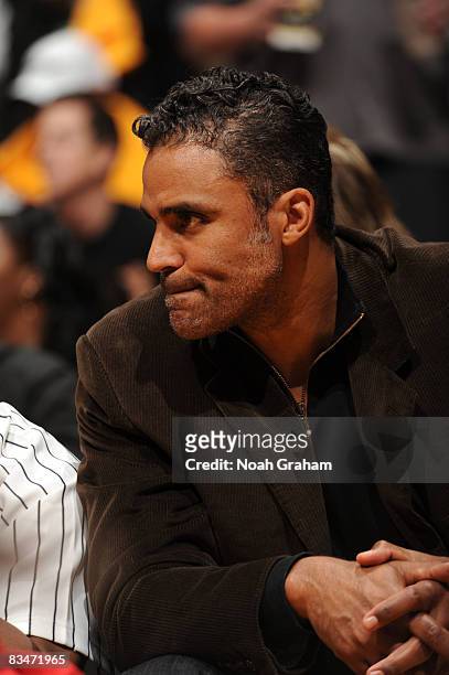 Actor and Former NBA player Rick Fox attends the home opener between the Portland Trail Blazers and the Los Angeles Lakers at Staples Center on...