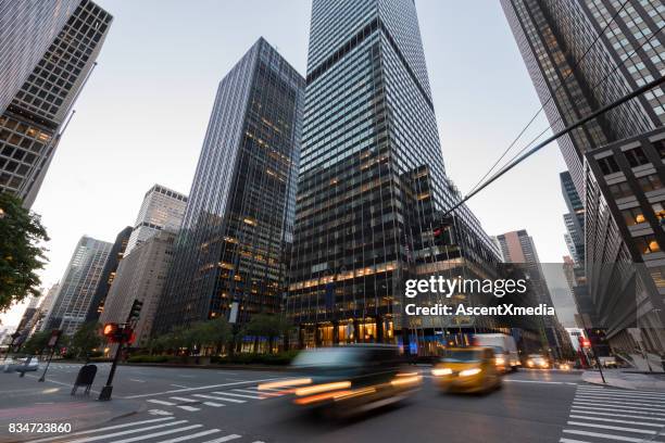 park avenue new york city - park avenue stock-fotos und bilder