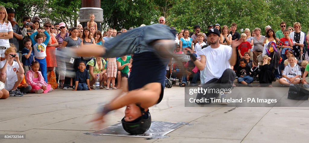 Breakdancers