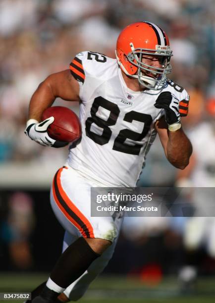 Tight end Steve Heiden of the Cleveland Browns plays against the Jacksonville Jaguars on October 26, 2008 at Alltel Stadium in Jacksonville, Florida....