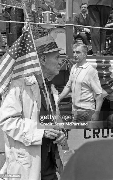 Older War Veteran Protesting Lowering Of Flag - Post Kent State Shootings 1970 Older War Veteran Protesting Lowering Of Flag - Post Kent State Shootings 1970