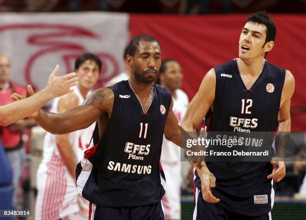Bootsy Thornton of Efes Pilsen and Kerem Gonlum of Efes Pilsen react during the Euroleague Basketball Game 2 match between Armani Jeans Milano and...