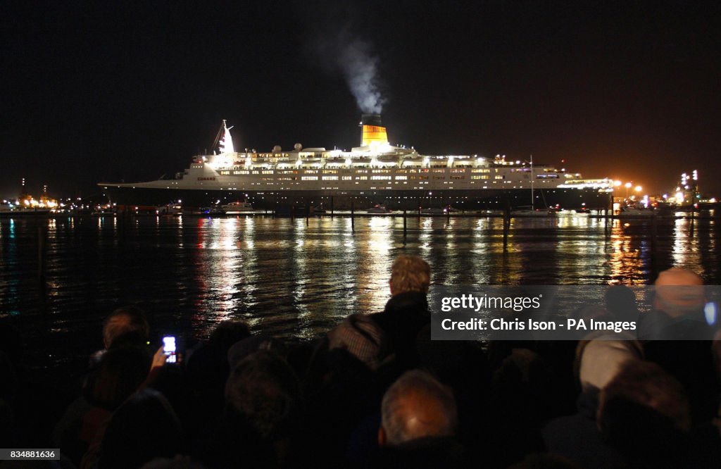 Queen Elizabeth II liner makes her final voyage