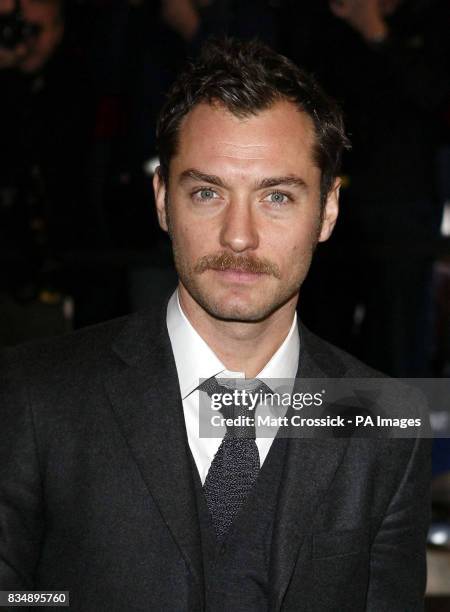 Jude Law arrives at the Evening Standard Theatre Awards, held at the Royal Opera House in Covent Garden, London.