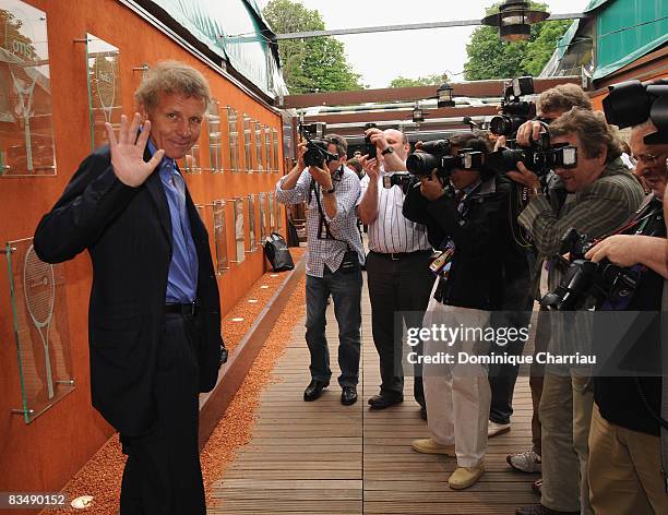 Patrick Poivre D'arvor attends The French Open at Roland Garros on May 31, 2008 Paris, France.