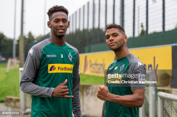 Reece Oxford and Kwame Yeboah during a training session of Borussia Moenchengladbach at Borussia-Park on August 18, 2017 in Moenchengladbach, Germany.