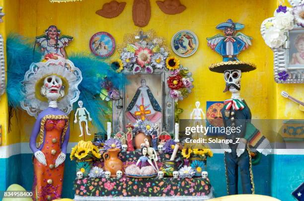 day of the dead in mexico - altar imagens e fotografias de stock