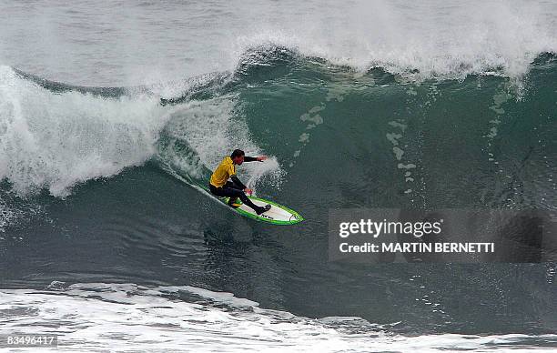 Alastair Tienneie of Ireland, surfs a wave during the Chile's World Tow-in, Surfing Circuit APT , Paddles modes at Punta Lobos beach in Pichilemu,...