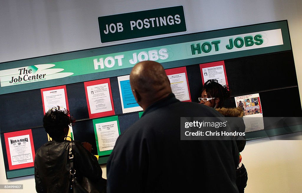 Unemployed Work Seek Aid in Hard-Hit Ohio