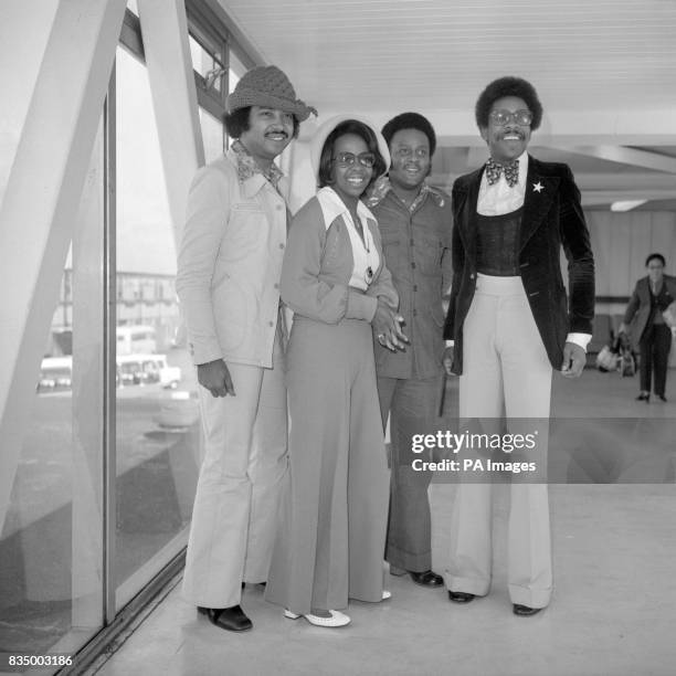 Merald Knight 233 Gladys Knight And The Pips Photos Stock Photos, High-Res Pictures ...