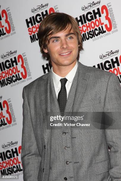 Actor Zac Efron attends the premiere of "High School Musical 3" at the Cinemark Polanco on October 30, 2008 in Mexico City.