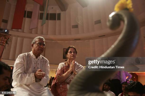 Diwali Festival: Stock brokers celebrate Diwali at the Bombay Stock Exchange building on Friday.