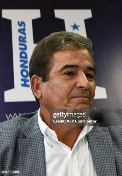 The coach of the Honduran national football team, Colombian Jorge Luis Pinto, offers a press conference in Tegucigalpa on August 18, 2017 to announce...