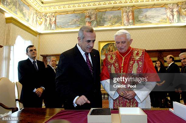 Pope Benedict XVI meets the Lebanese president, Michel Sliman at his private library on October 31, 2008 in Vatican City.