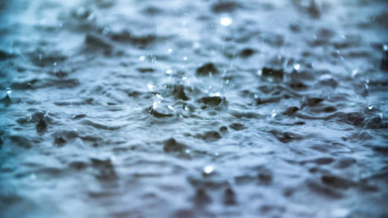 Water Falling Raining Heavy Rain Falling Videos and HD Footage - Getty Images