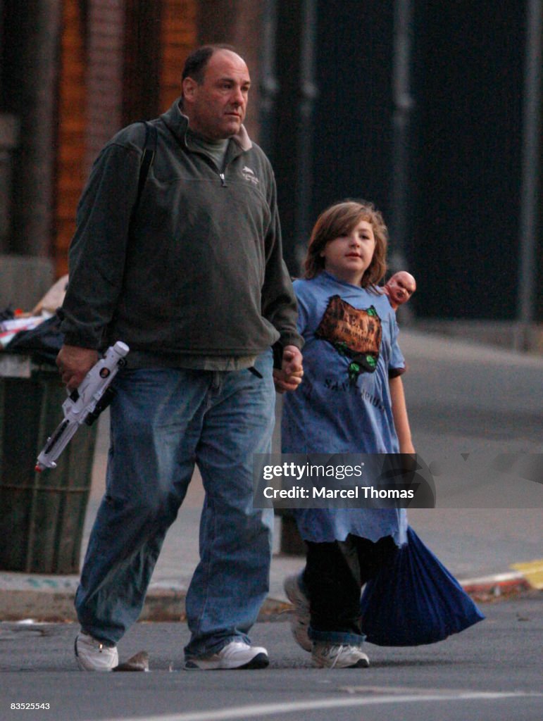 Celebrity Sightings in New York - October 31, 2008