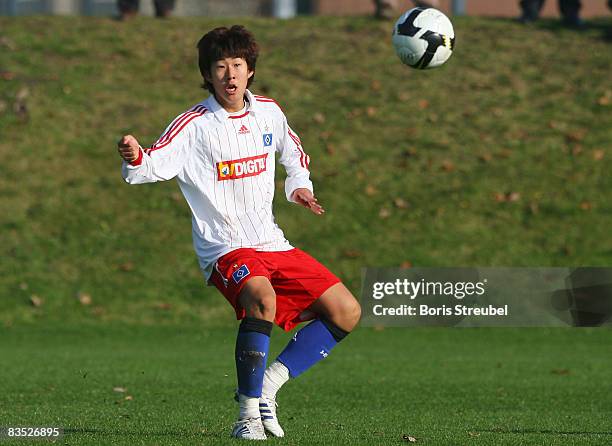 Son Heung Min of Hamburger SV runs with the ball during the B junior match between Hertha BSC Berlin and Hamburger SV on November 01, 2008 in Berlin,...